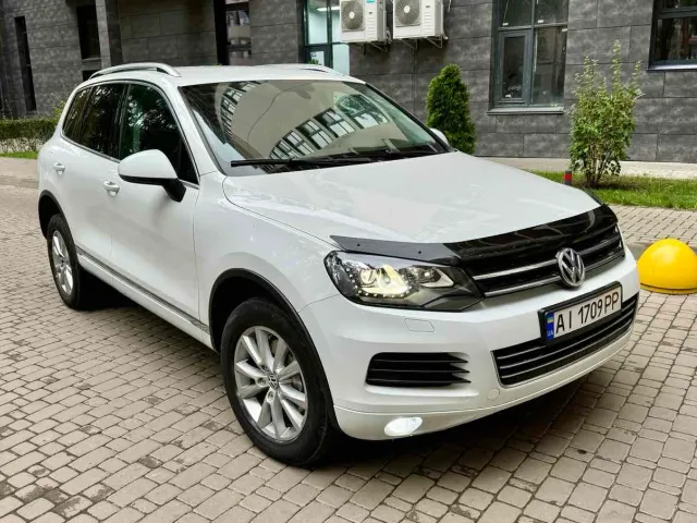 Volkswagen Touareg - фото 1
