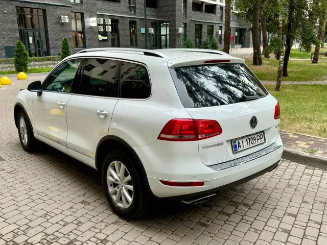 Volkswagen Touareg - фото 5