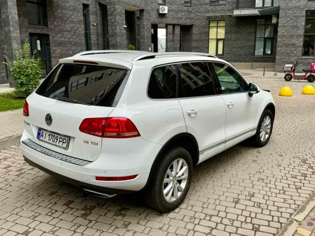 Volkswagen Touareg - фото 4