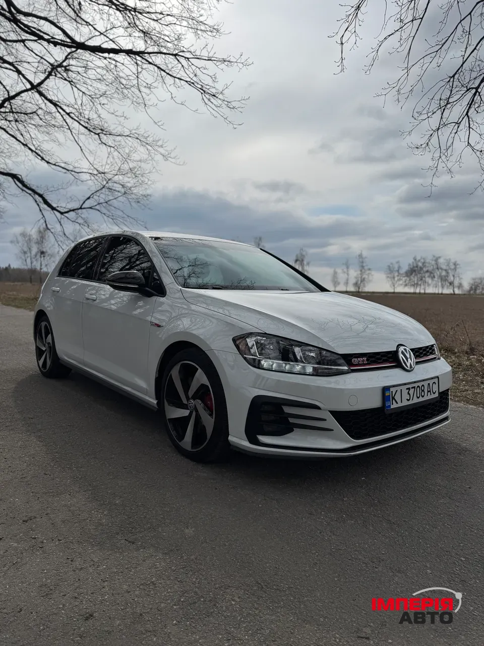 Volkswagen Golf GTI - фото 7