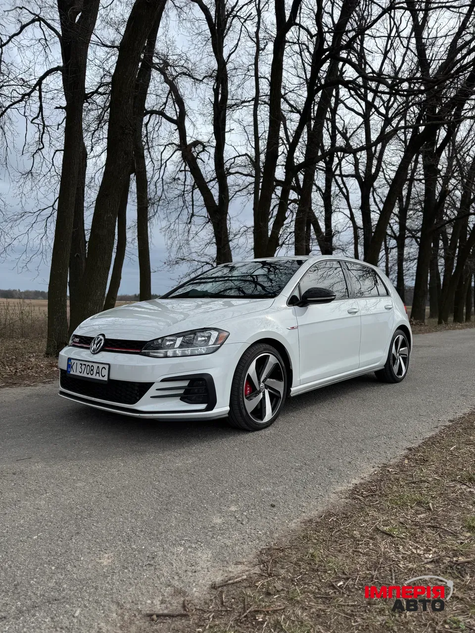 Volkswagen Golf GTI - фото 3