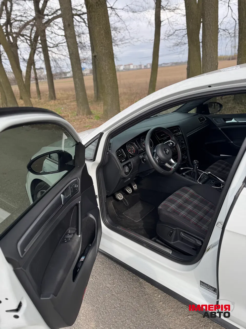 Volkswagen Golf GTI - фото 9