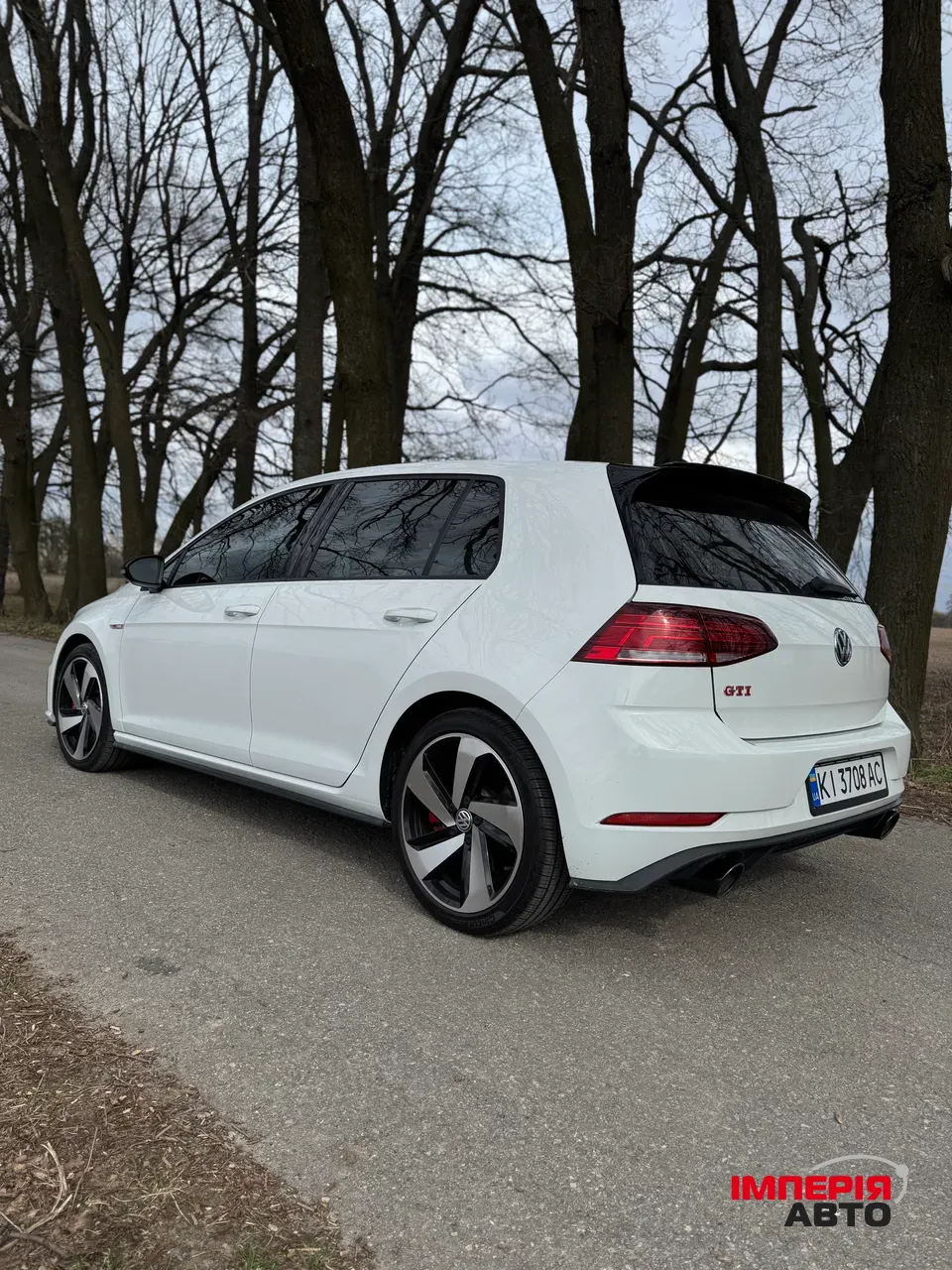 Volkswagen Golf GTI - фото 4