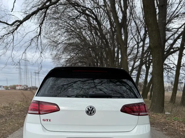 Volkswagen Golf GTI - фото 5