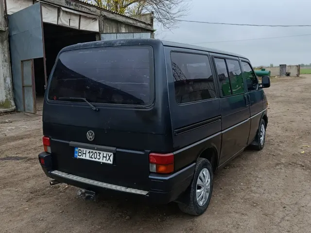 Volkswagen Caravelle - фото 2