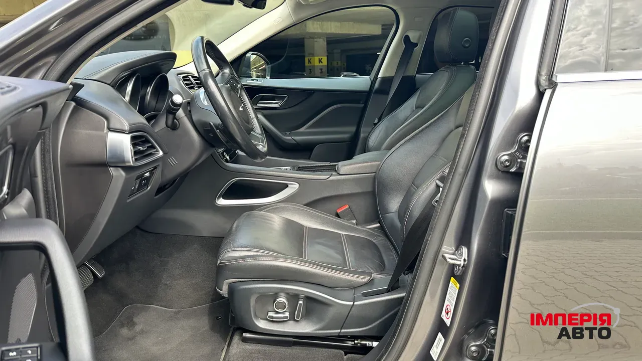 Jaguar F-Pace - фото 8