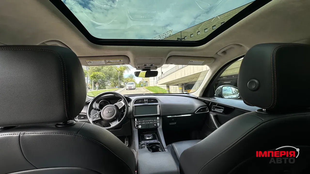 Jaguar F-Pace - фото 11