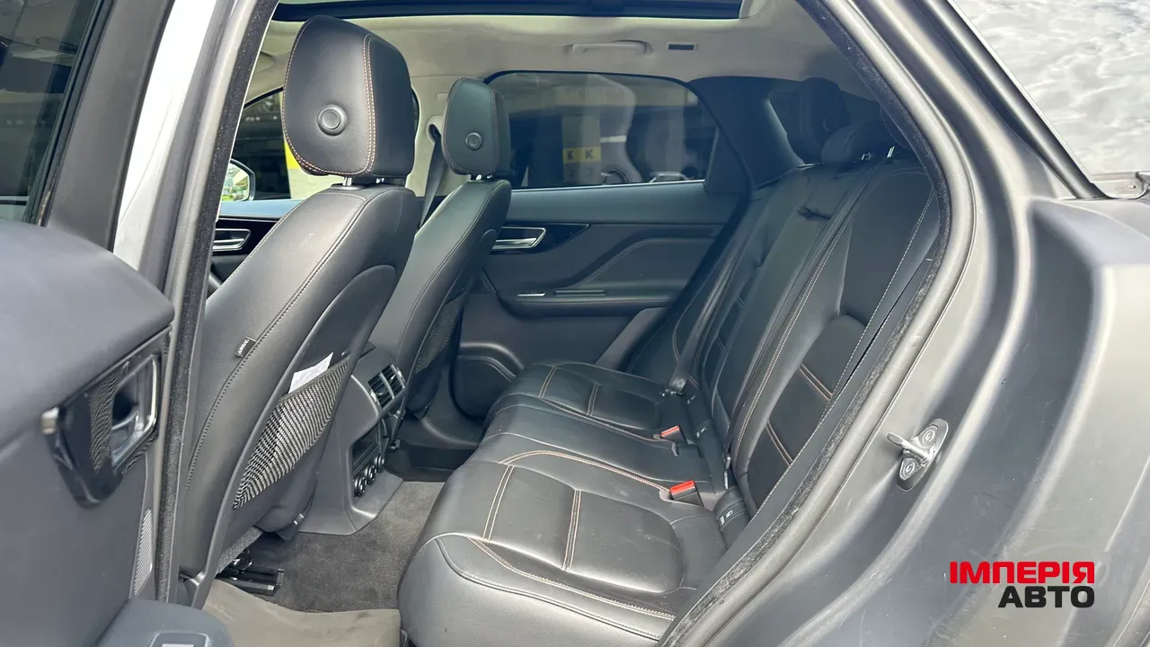 Jaguar F-Pace - фото 9