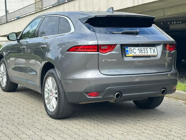 Jaguar F-Pace - фото 5
