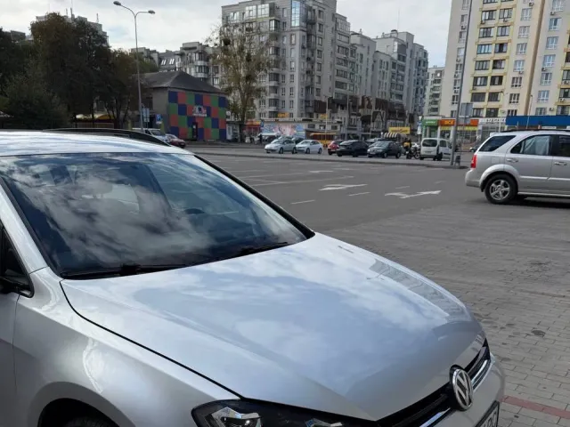 Volkswagen Golf - фото 2