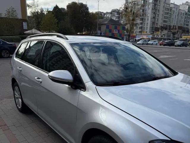 Volkswagen Golf - фото 5