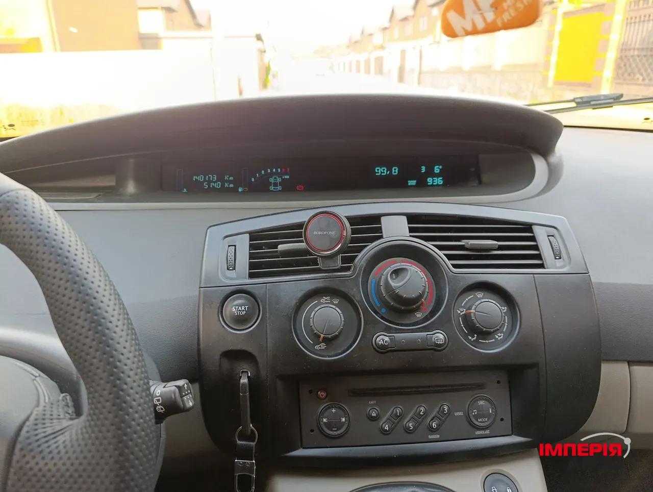 Renault Scenic - фото 15