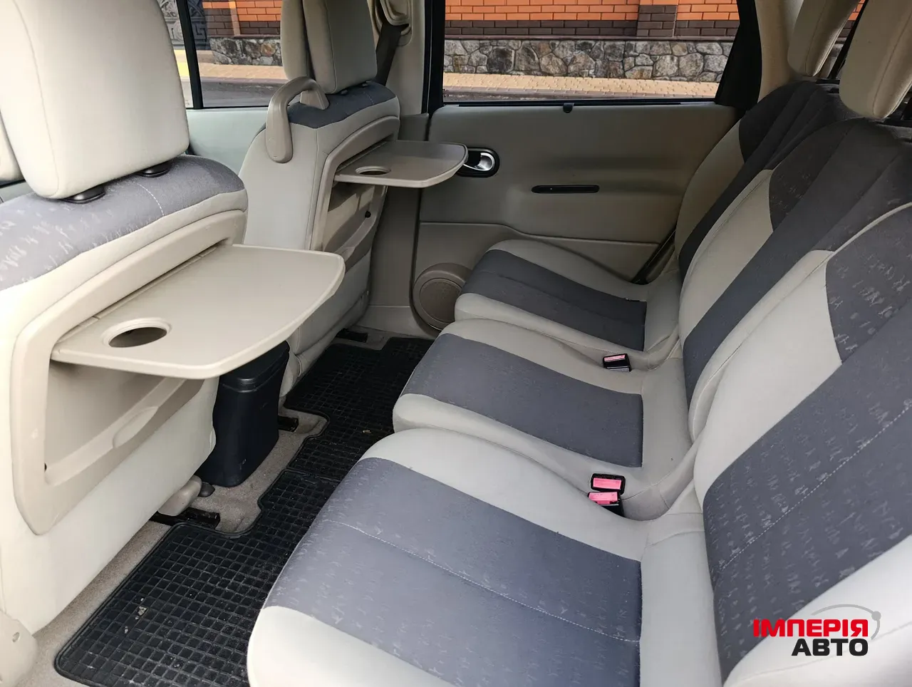 Renault Scenic - фото 11