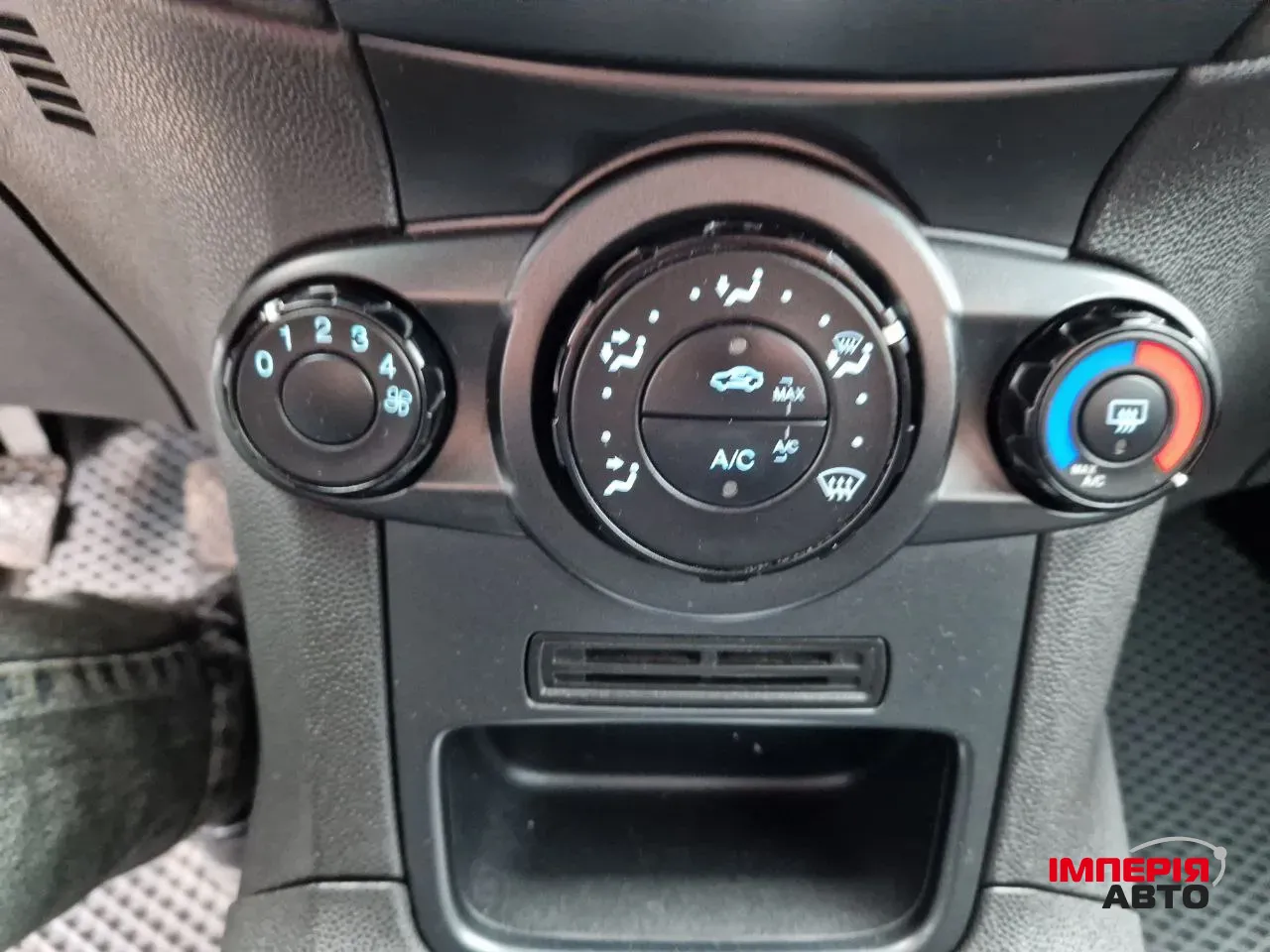 Ford Fiesta - фото 16