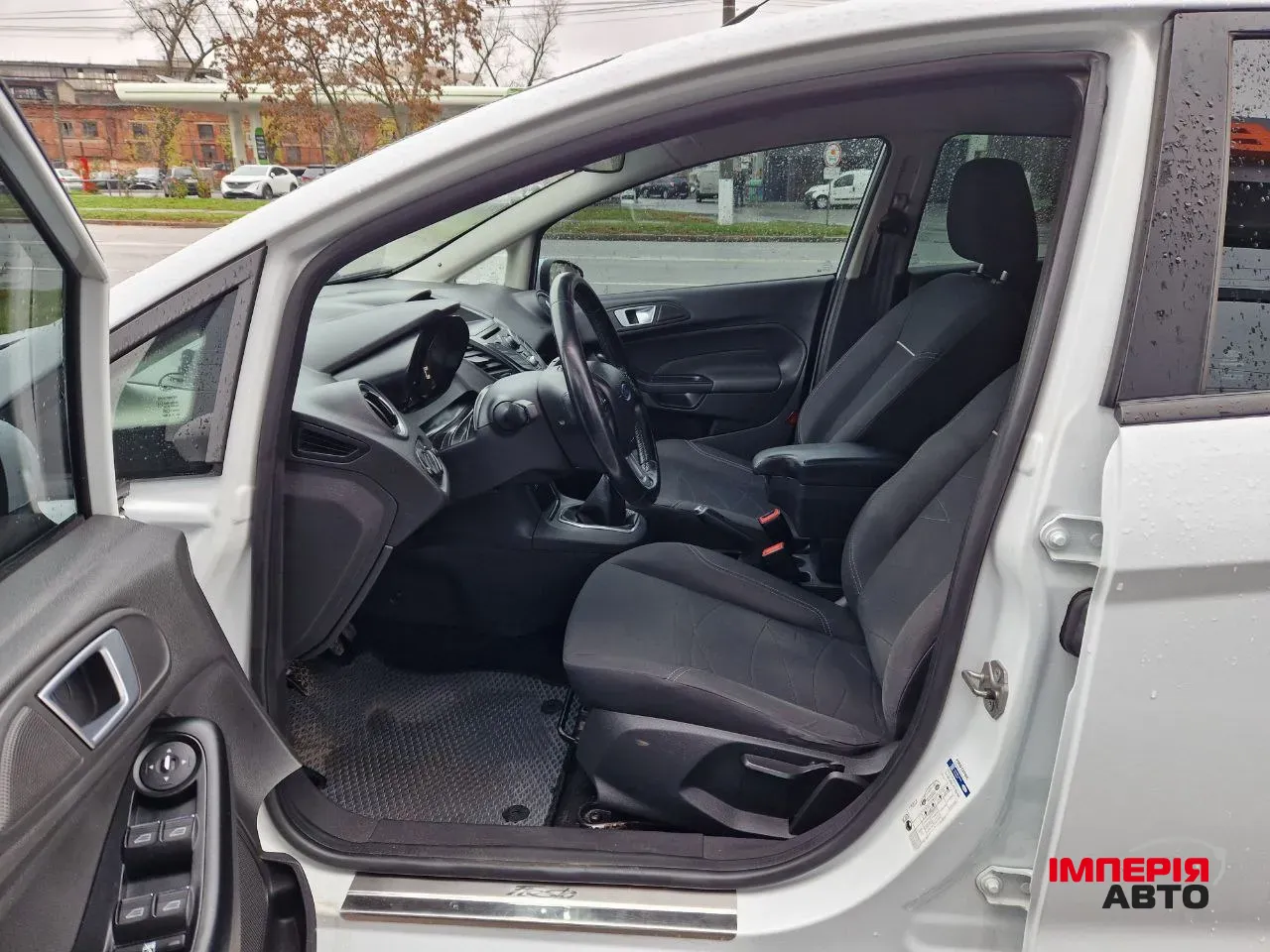 Ford Fiesta - фото 7