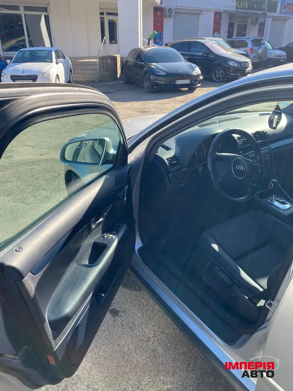 Audi A4 - фото 8