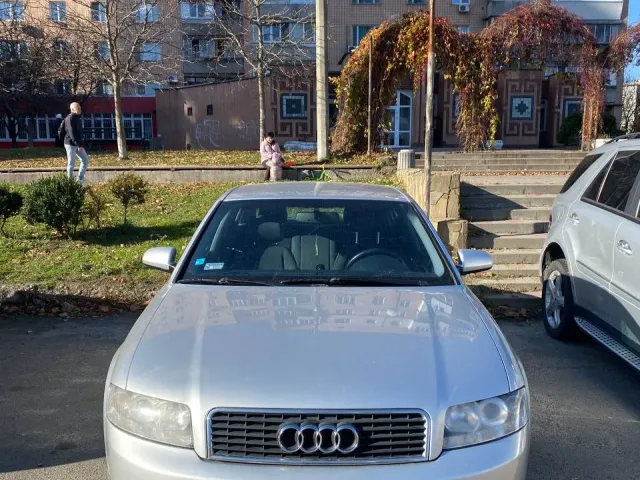 Audi A4 - фото 1