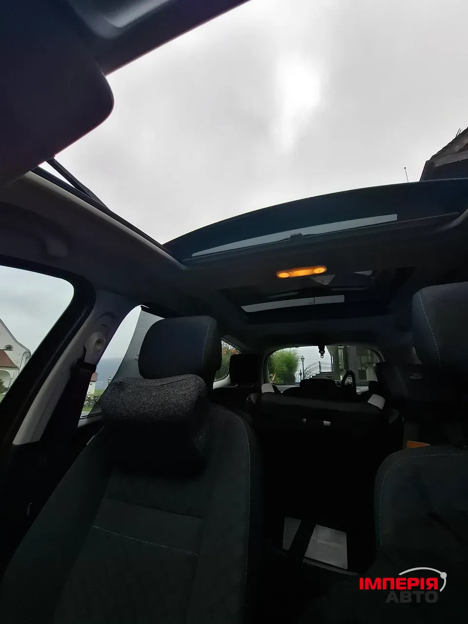 Renault Scenic - фото 10