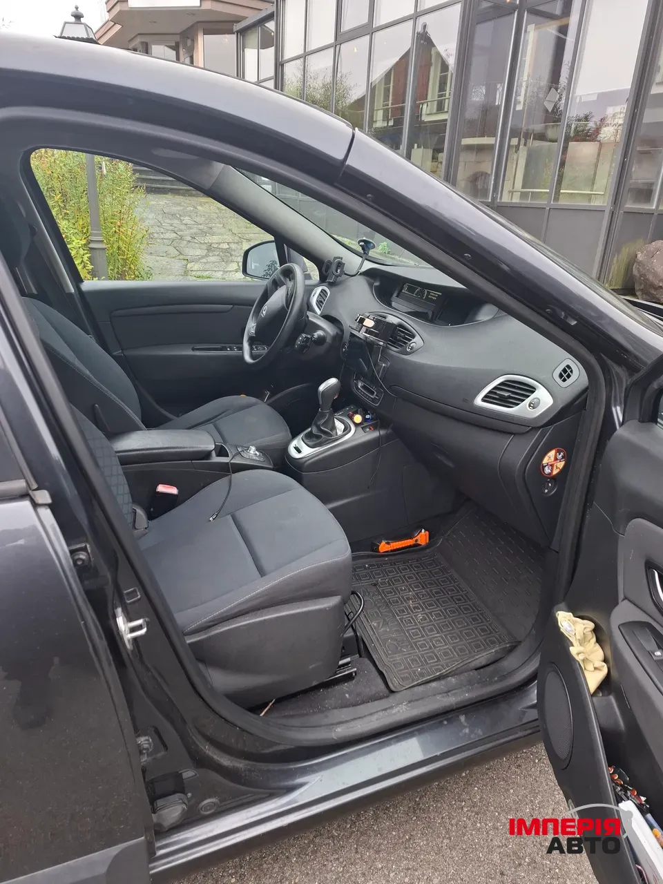 Renault Scenic - фото 4