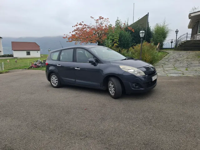 Renault Scenic - фото 2