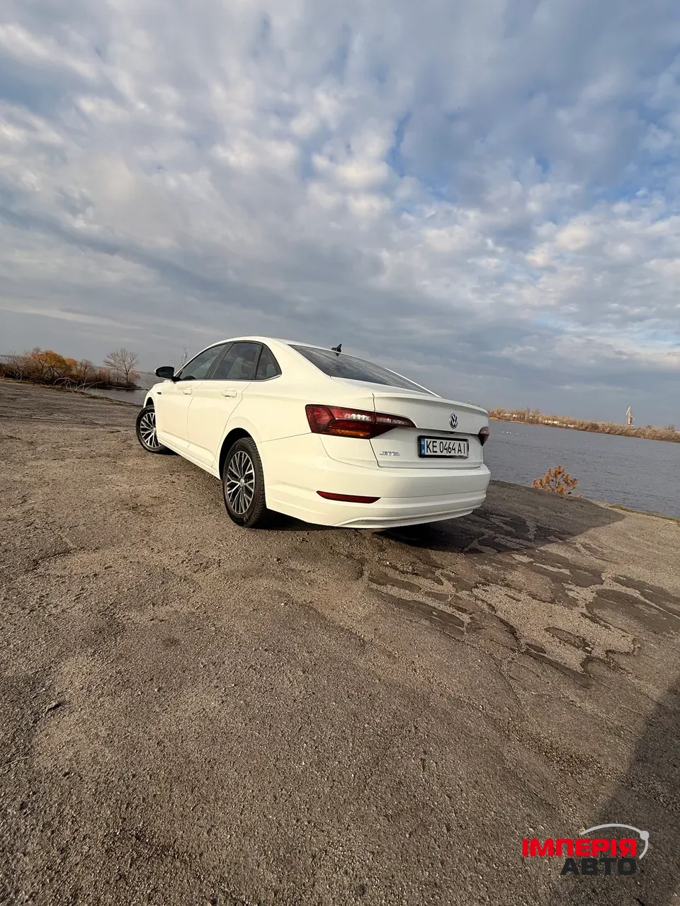 Volkswagen Jetta - фото 3