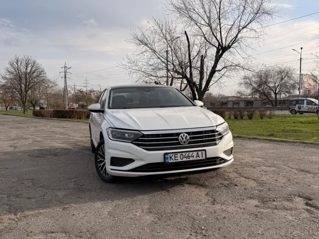 Volkswagen Jetta - фото 1