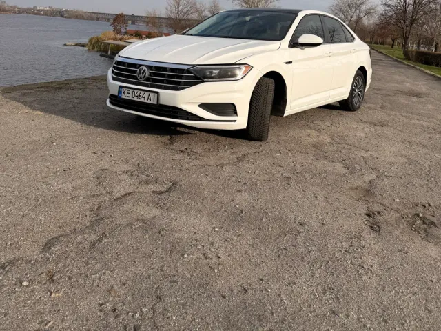 Volkswagen Jetta - фото 5