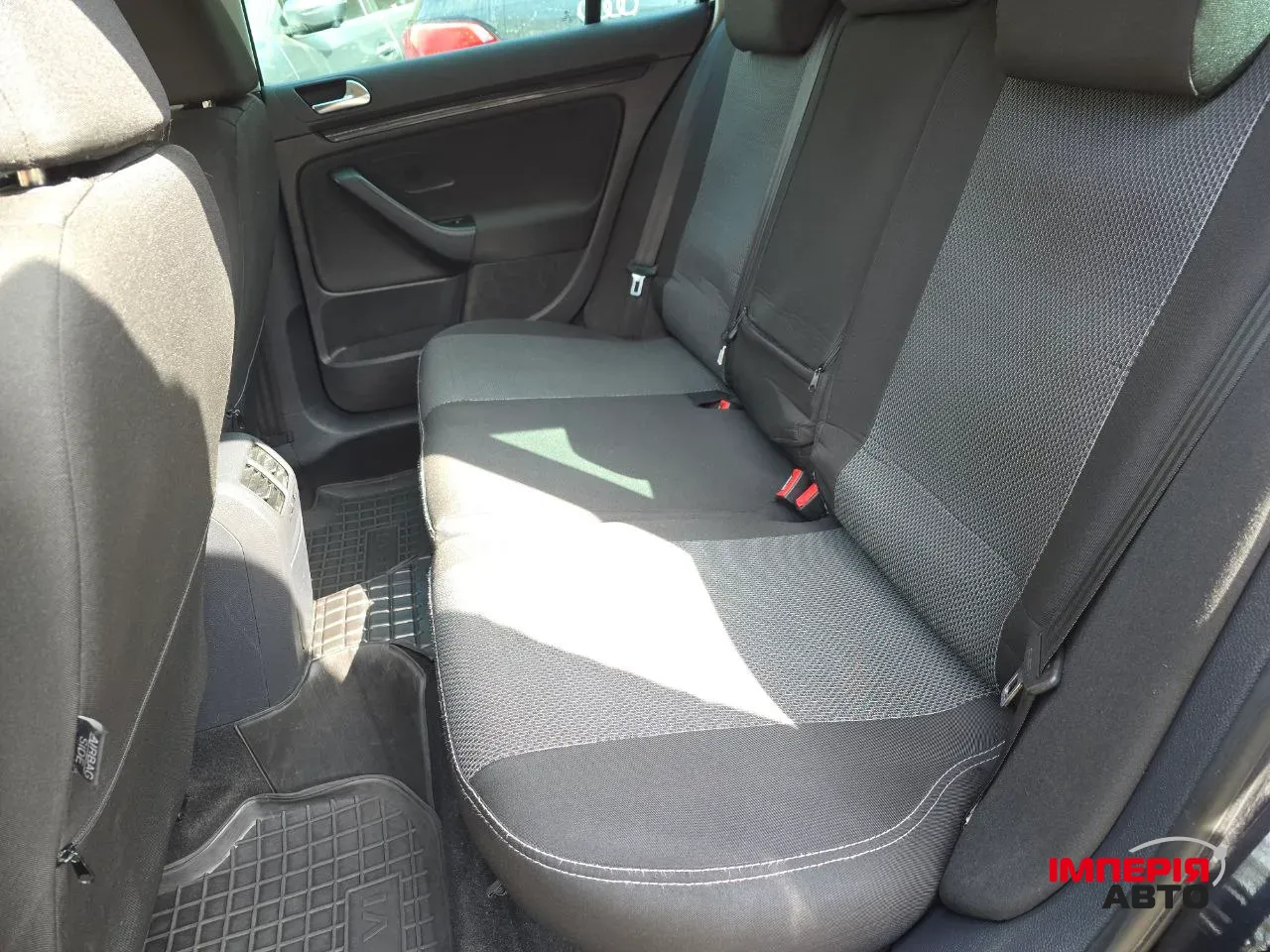 Volkswagen Golf - фото 12