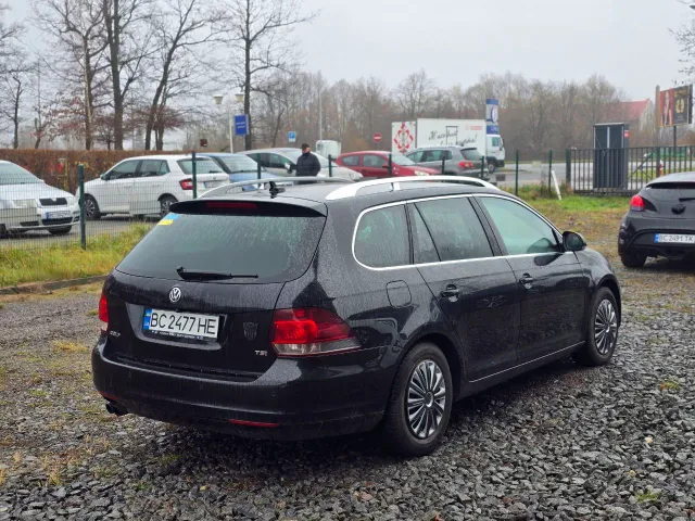 Volkswagen Golf - фото 5