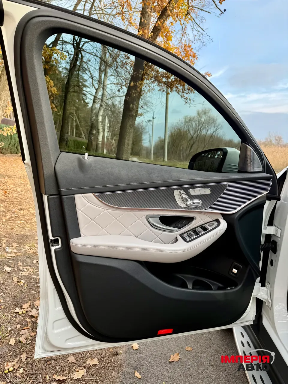 Mercedes-Benz EQC - фото 8