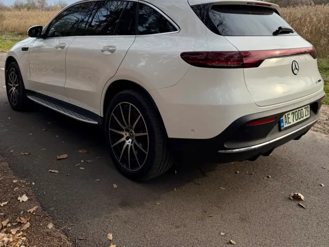 Mercedes-Benz EQC - фото 2