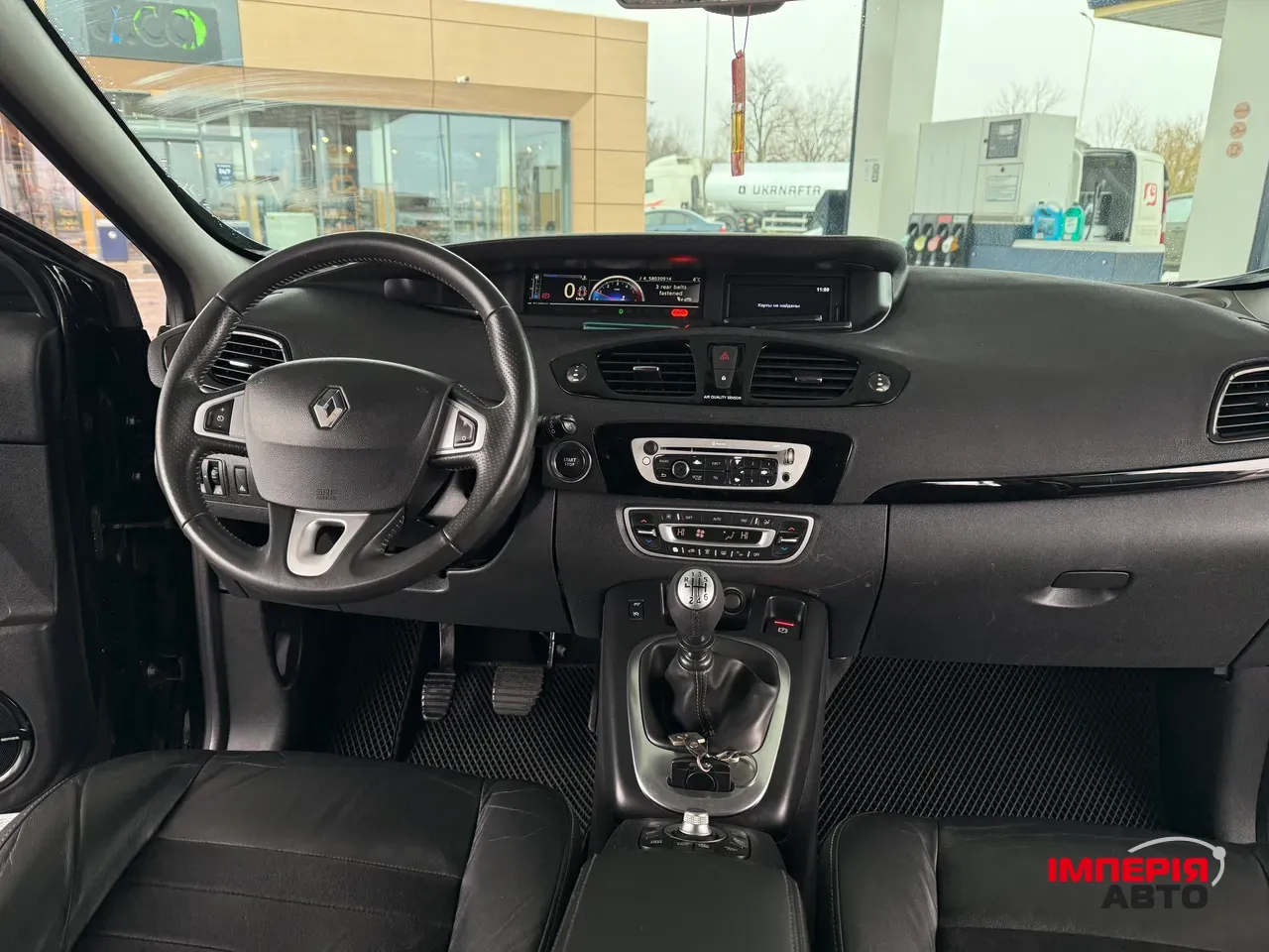 Renault Scenic - фото 8