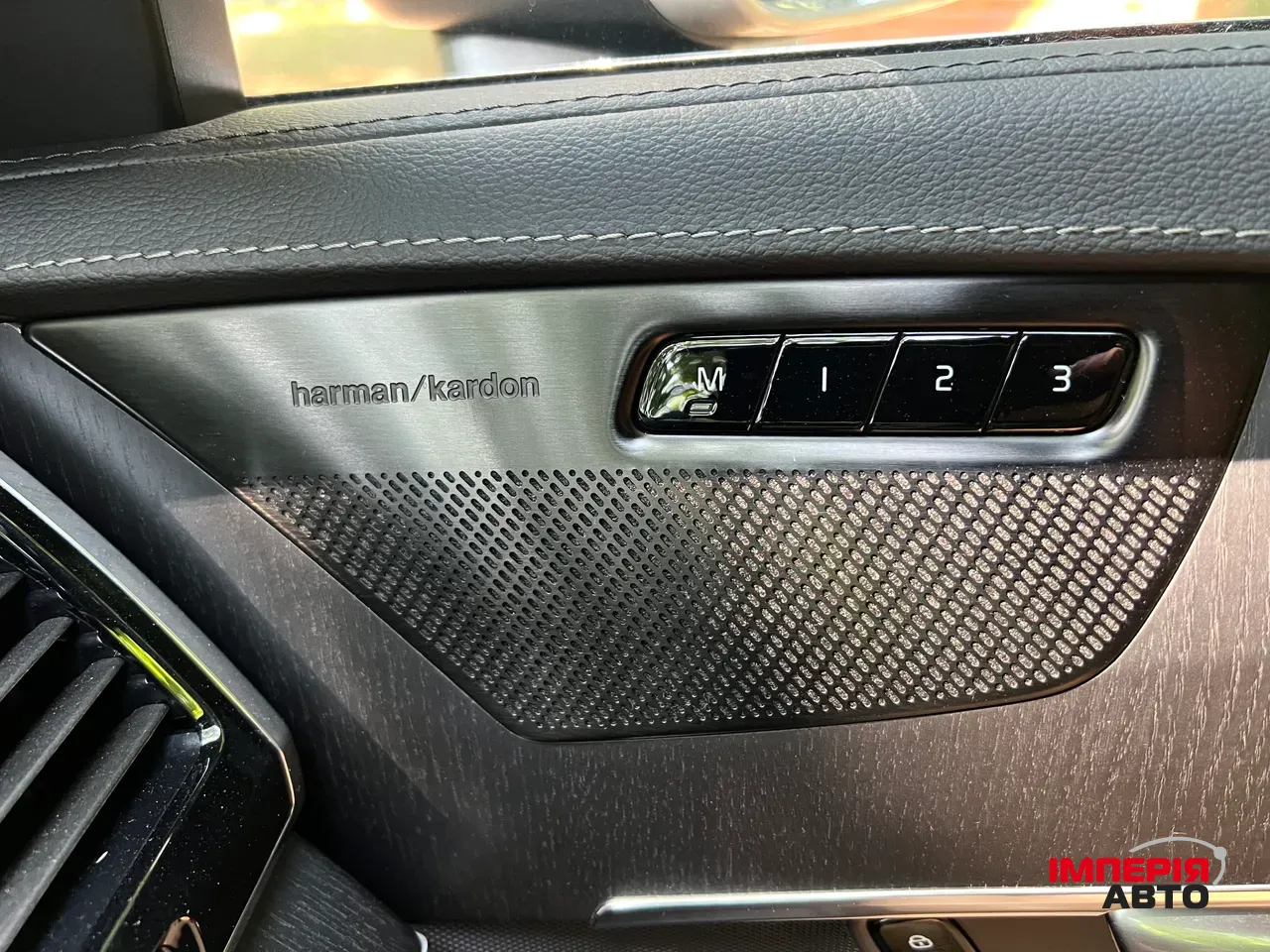Volvo XC90 - фото 21