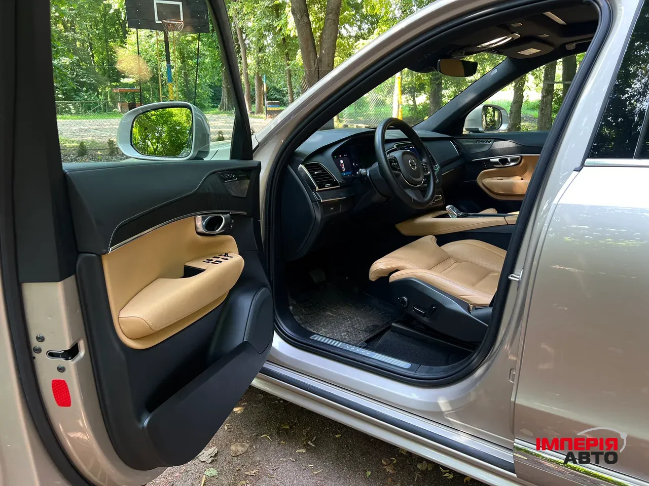 Volvo XC90 - фото 10