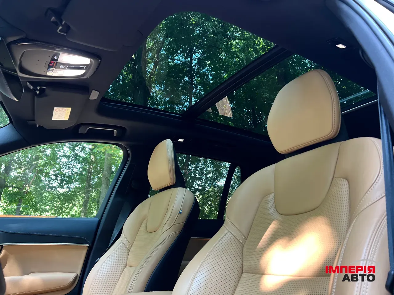 Volvo XC90 - фото 12