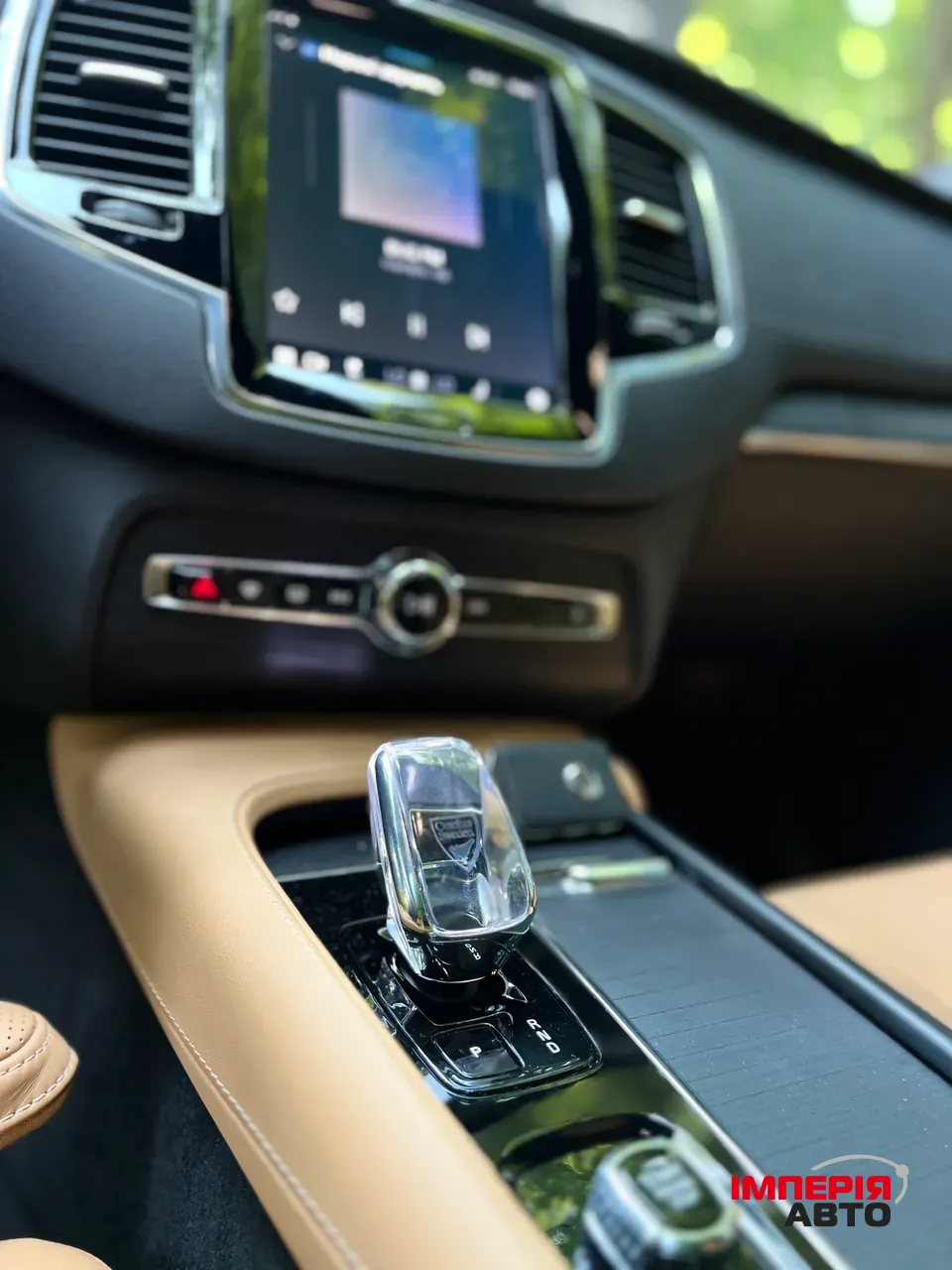 Volvo XC90 - фото 13