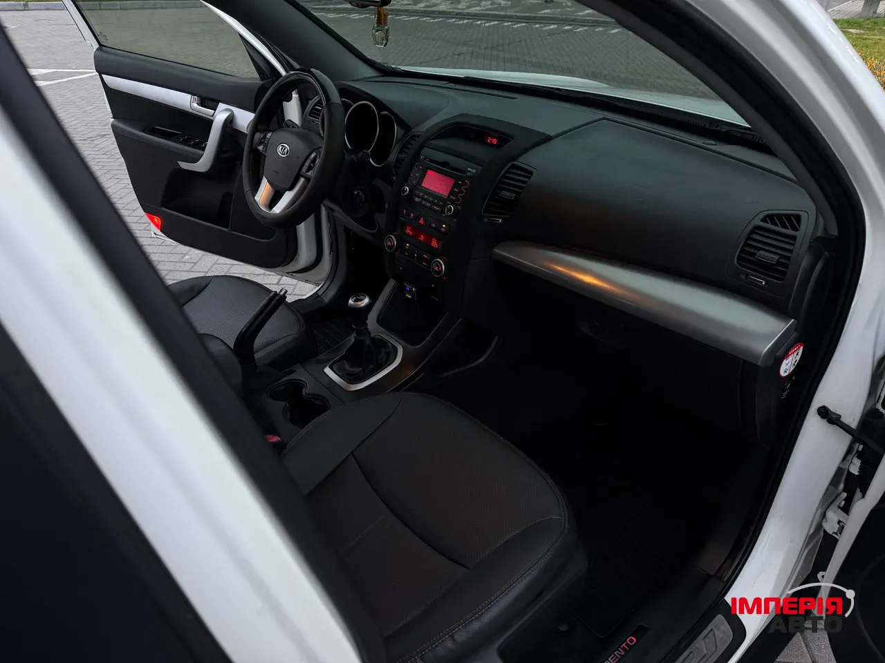 Kia Sorento - фото 11