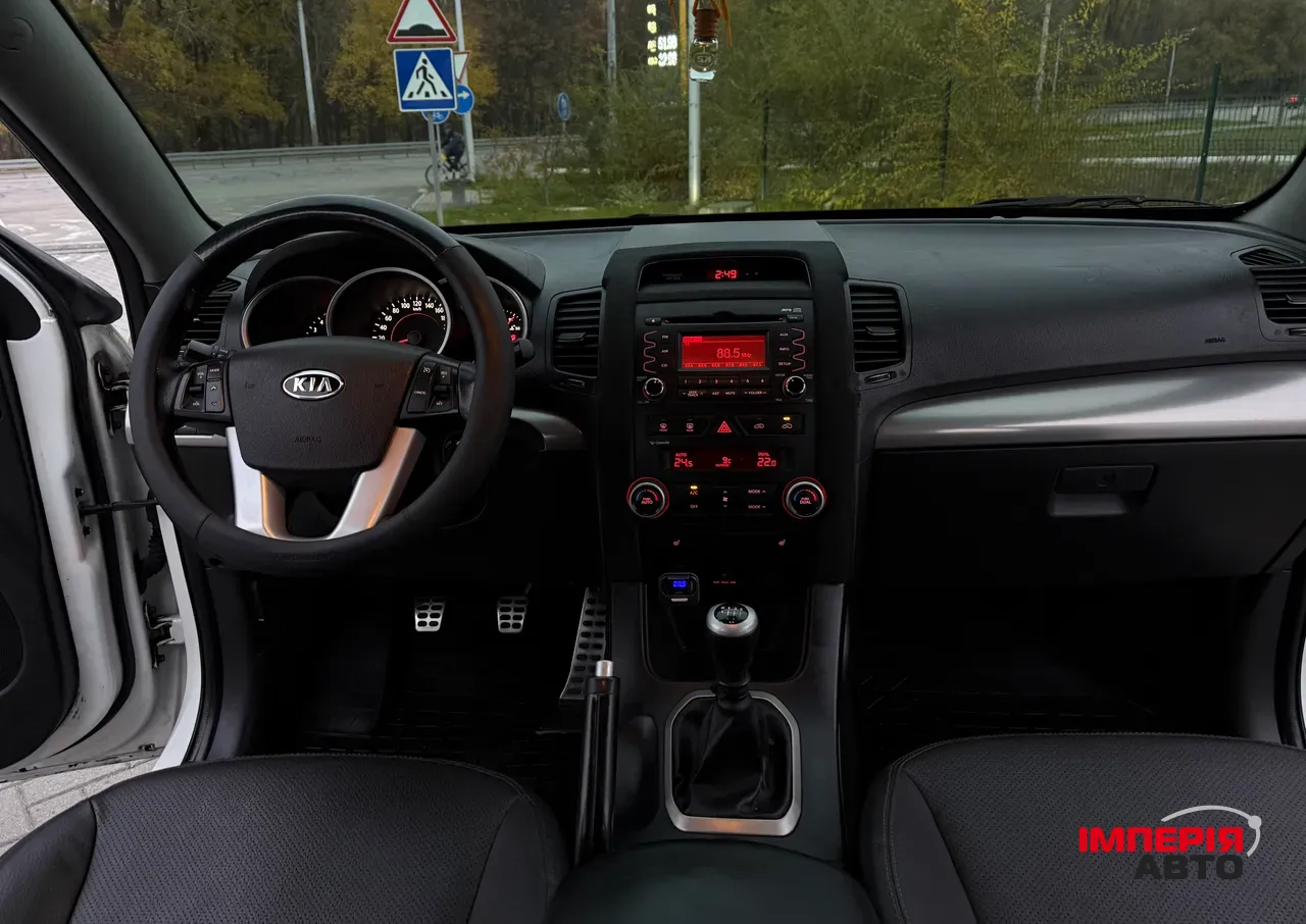 Kia Sorento - фото 10