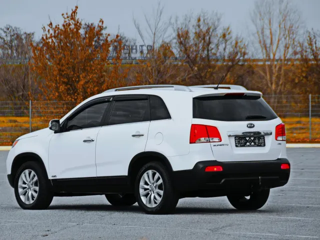 Kia Sorento - фото 4