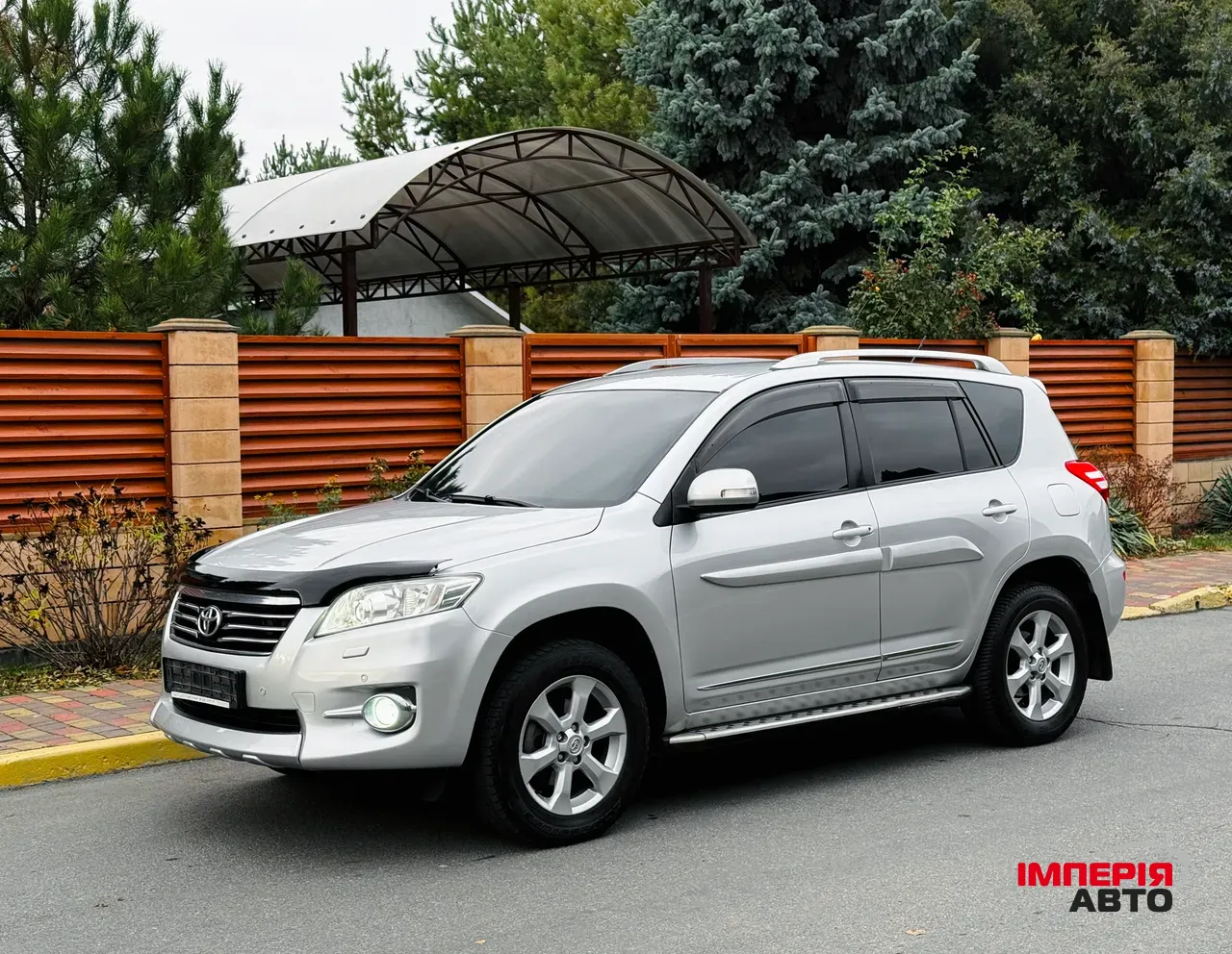 Toyota RAV4 - фото 5