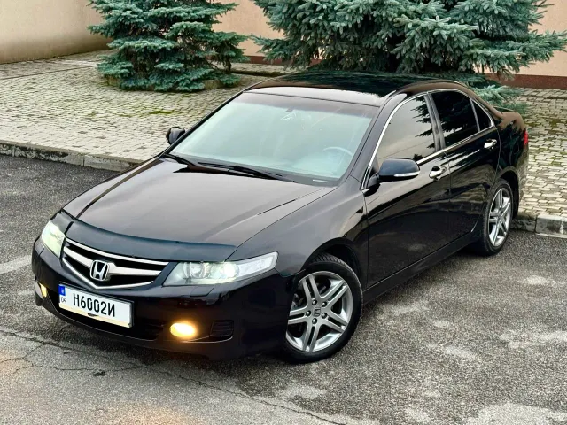 Honda Accord - фото 1