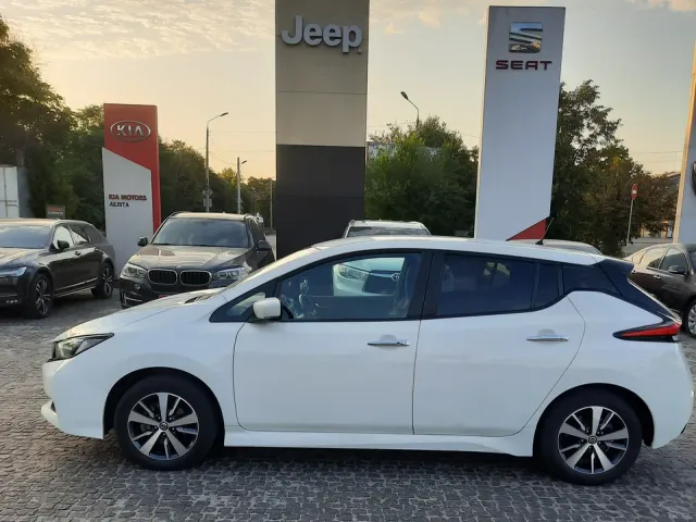 Nissan Leaf - фото 3