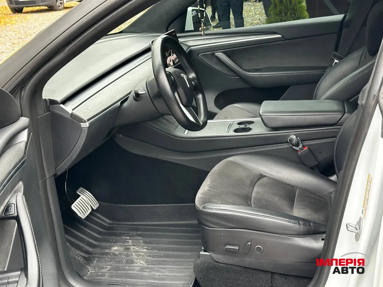 Tesla Model Y - фото 9