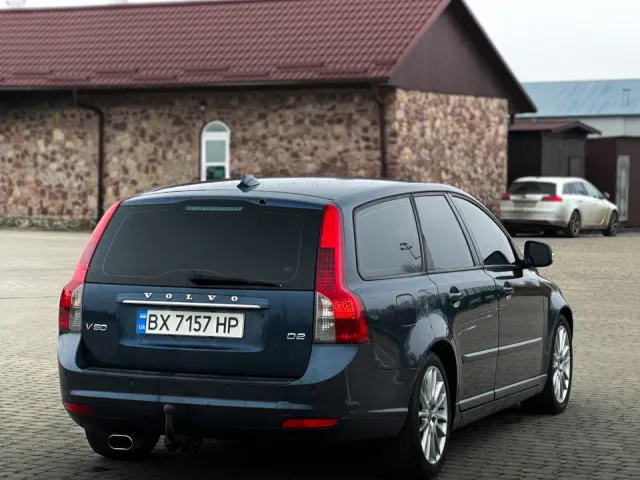 Volvo V50 - фото 2