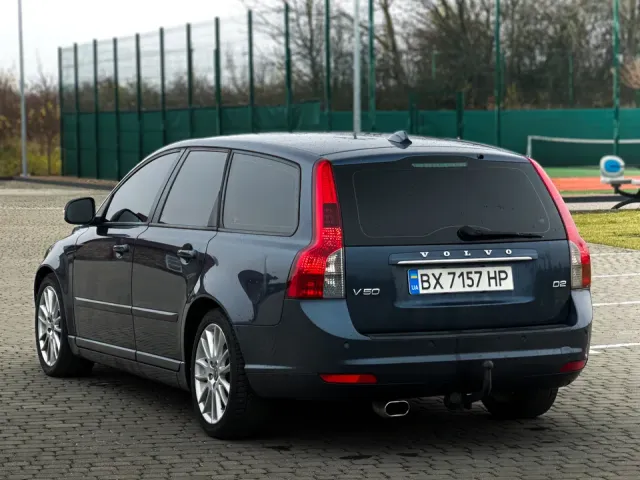 Volvo V50 - фото 3