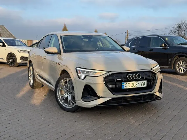 Audi e-tron Sportback - фото 1