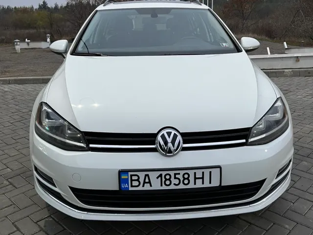 Volkswagen Golf - фото 1
