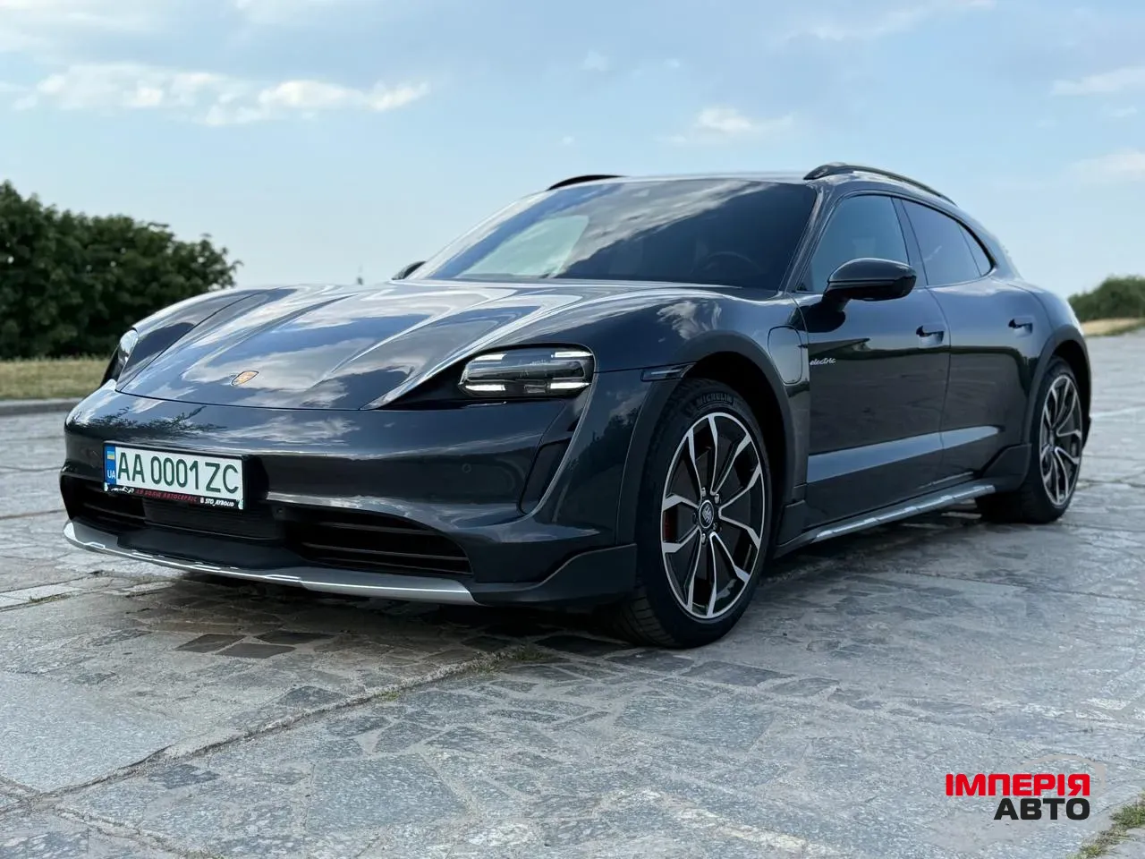 Porsche Taycan - фото 1