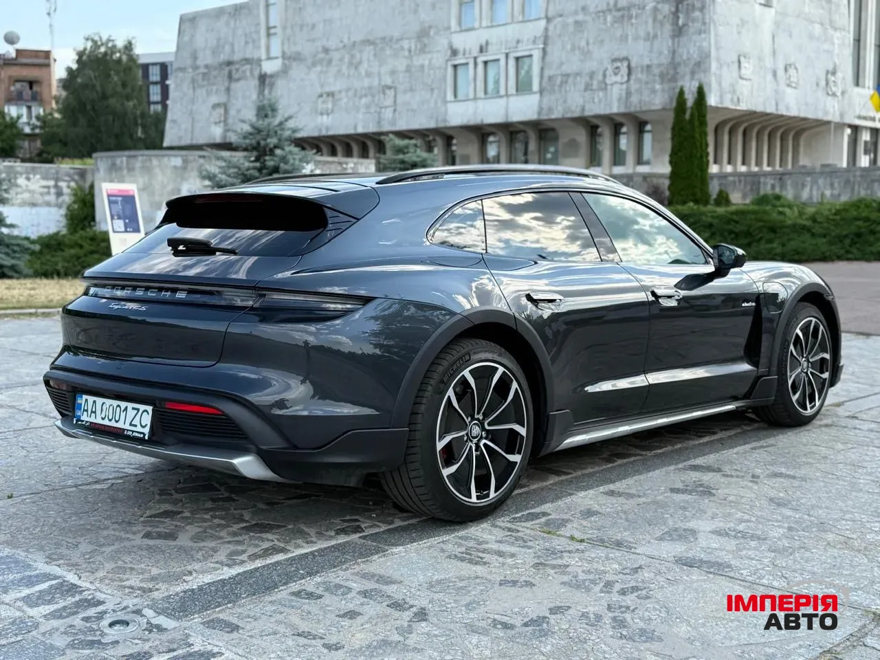 Porsche Taycan - фото 6