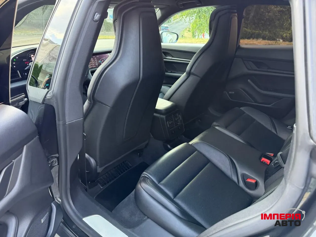 Porsche Taycan - фото 18